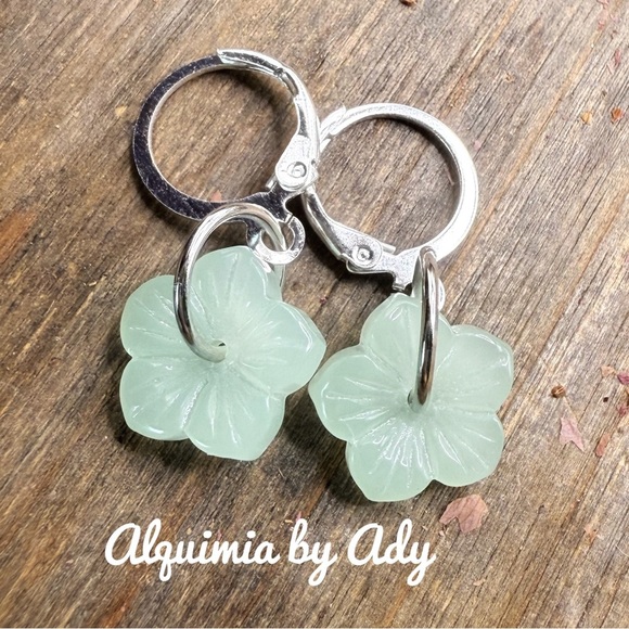 Imperial jade jade earrings/joy and light studs/jade jewelry - Picture 1 of 5